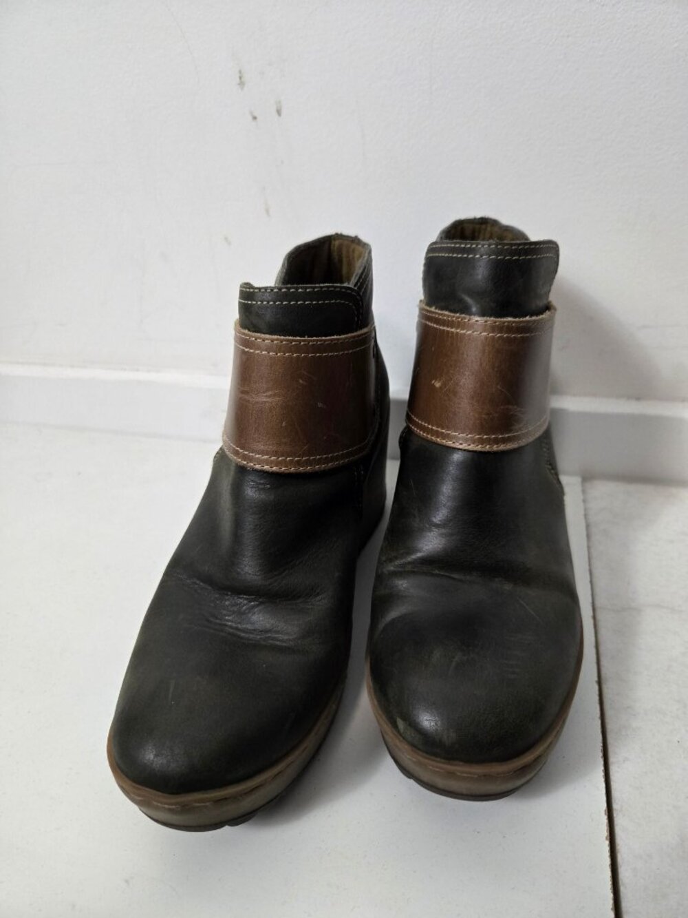 Fly London Mux Wedge Ankle Boot Size 10 Two Tone Leather Adjustable - Picture 2 of 13